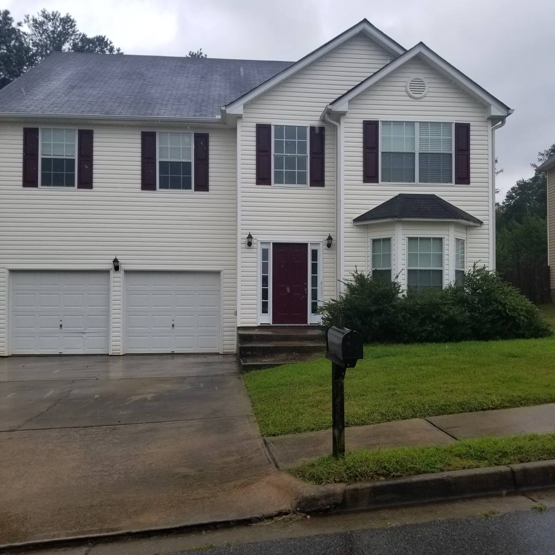 House for rent at 9233 Grady Dr, Jonesboro, GA 30238