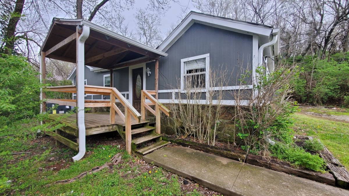 Apartment for rent at 52 Wilson St, Farmington, AR 72730