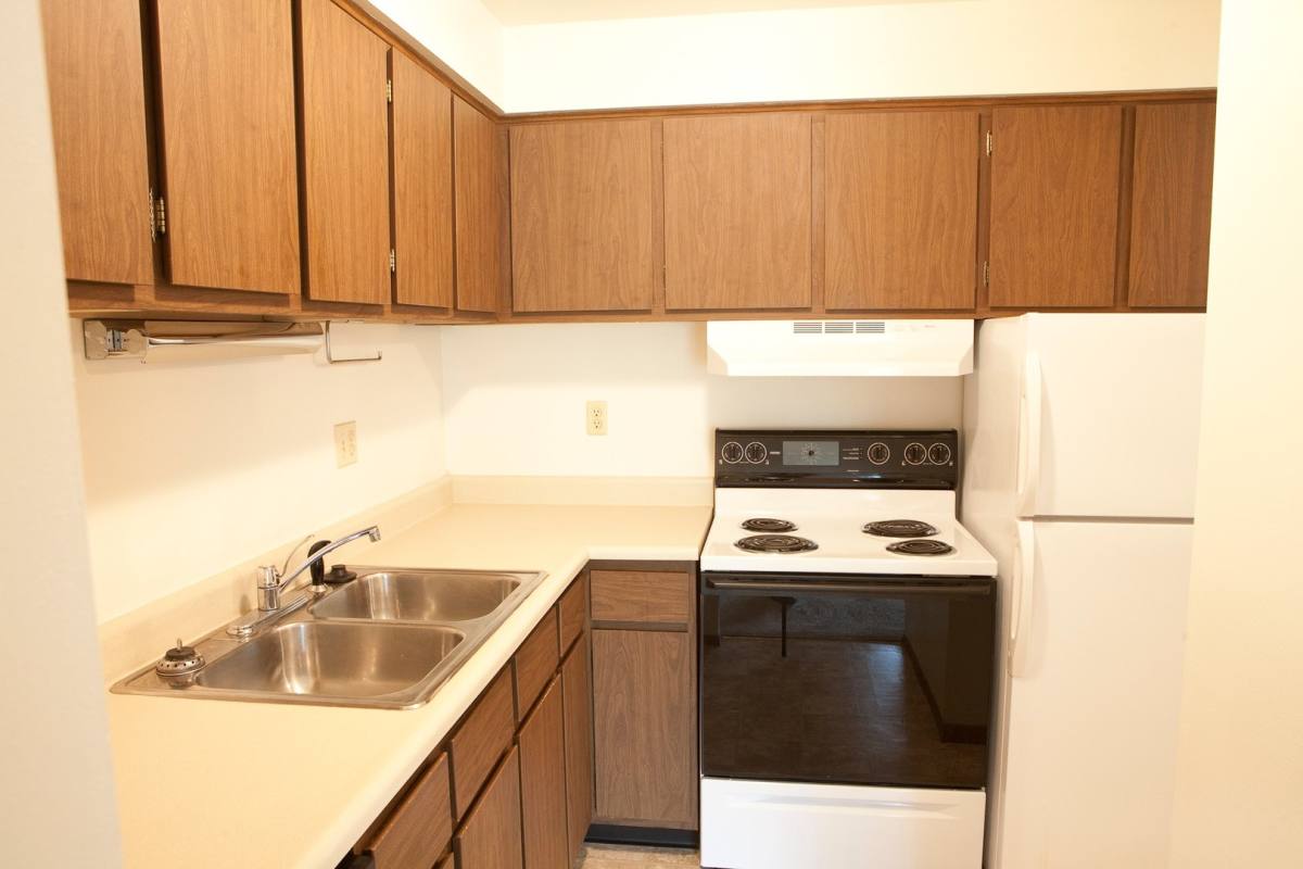 Apartment for rent at 6012 N Imperial Dr, Peoria, IL 61614