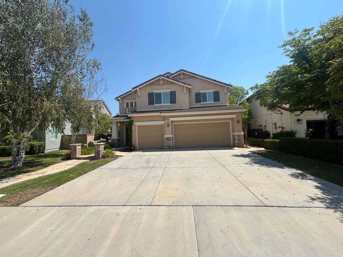 Apartment for rent at 23926 Rancho Court, Valencia, CA 91354