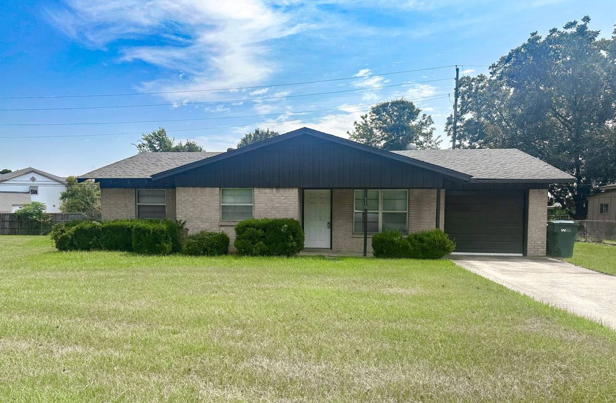 House for rent at 118 Royale St, Texarkana, TX 75503