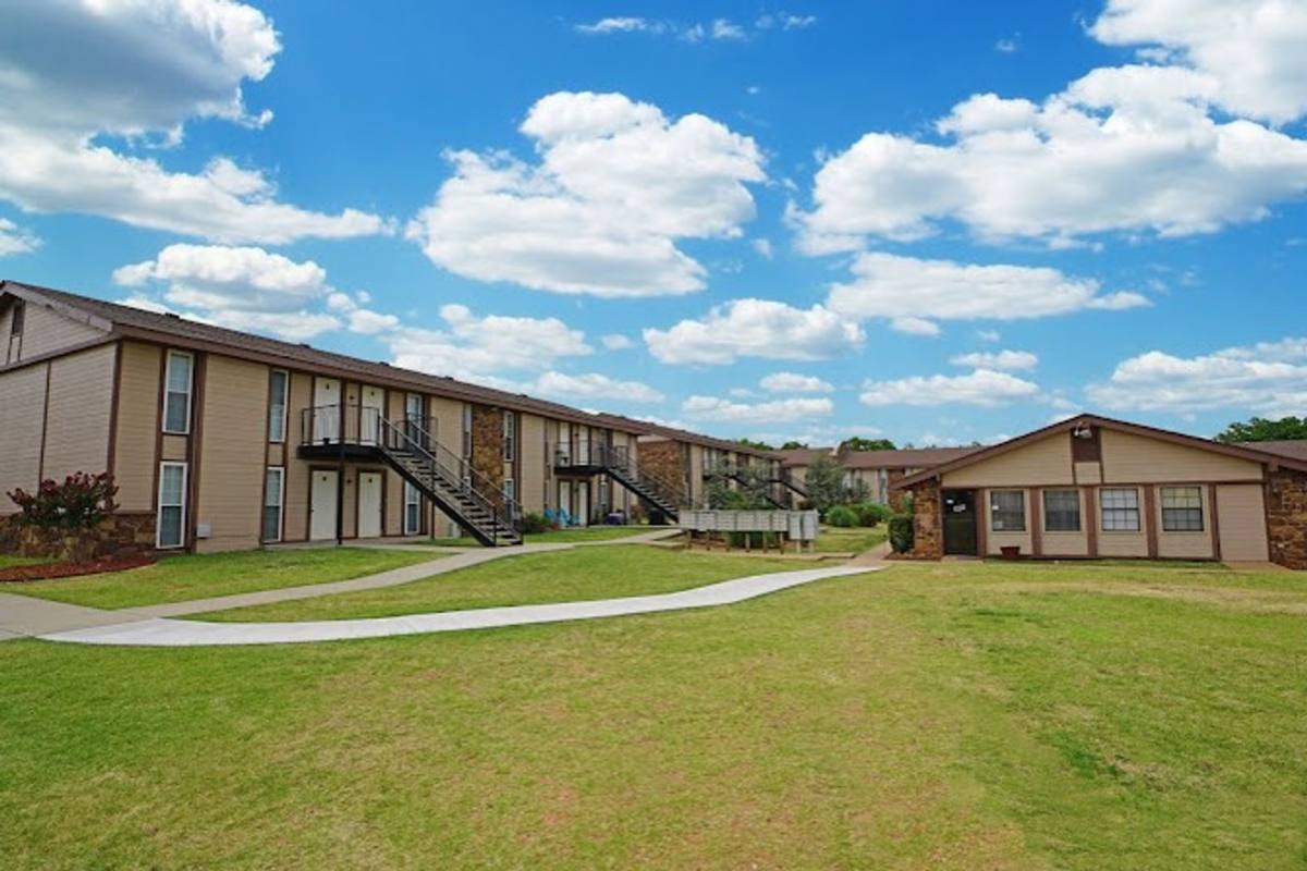 Apartment for rent at 921 NE 12th St, Oklahoma City, OK 73160