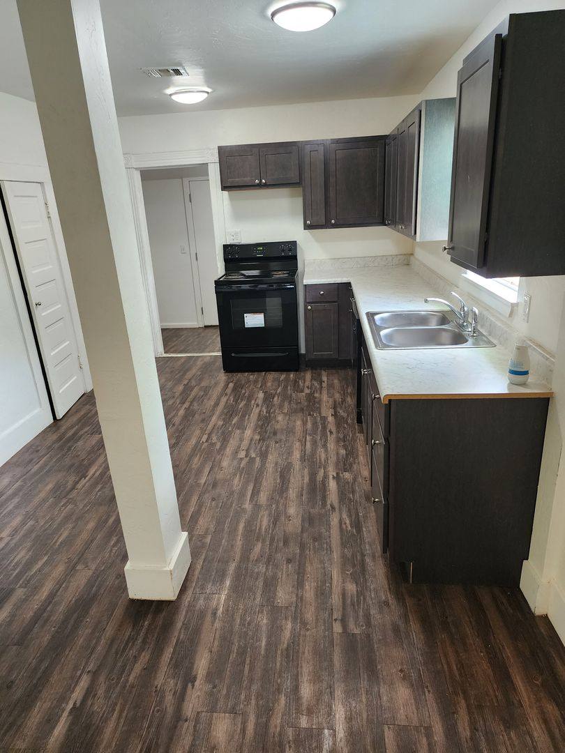 House for rent at 811 W Pine St, El Reno, OK 73036