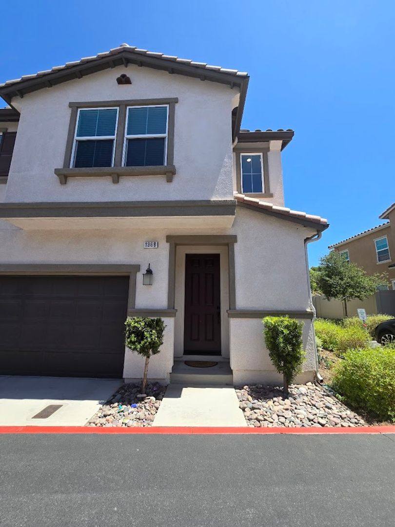 House for rent at 1368 Mesquite Dr, Vista, CA 92083