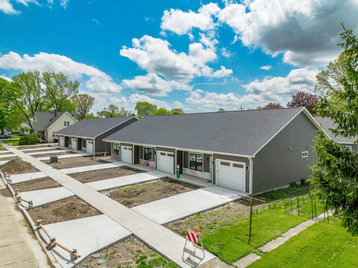 Townhouse for rent at 105 E Ensey #A, Tuscola, IL 61953