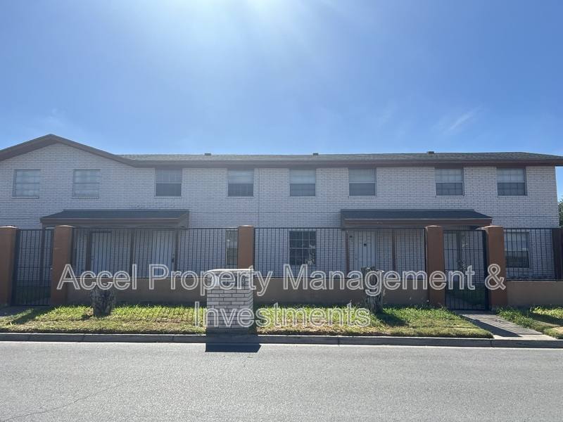Apartment for rent at 2133 Kerria Ave #4, McAllen, TX 78501
