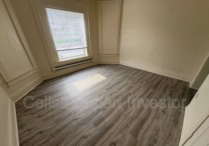 Apartment for rent at 2120 Broadway, Fort Wayne, IN 46802