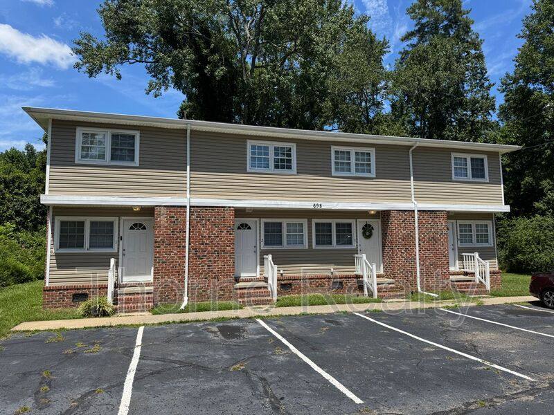 Townhouse for rent at 698 W Hamlet St #2, Pinetops, NC 27864