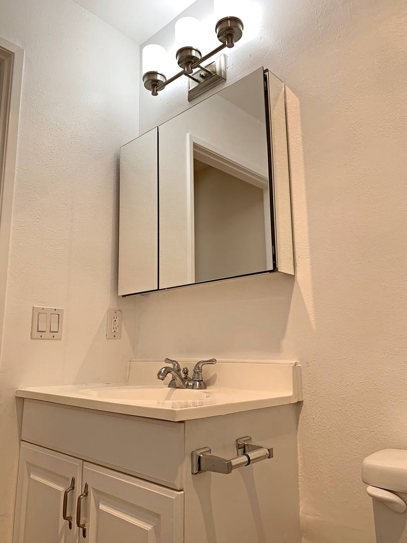 Apartment for rent at 9801 Tabor St, Los Angeles, CA 90034