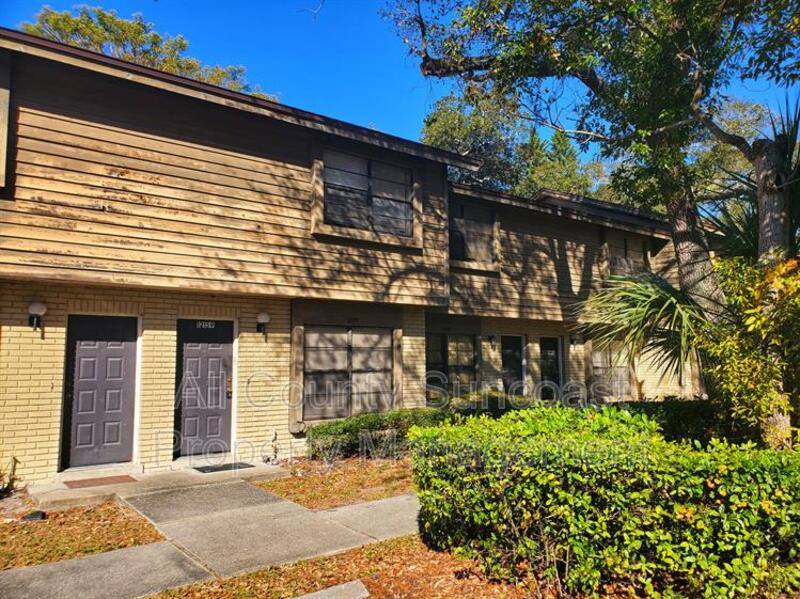 Townhouse for rent at 12051 117th St N, Largo, FL 33778