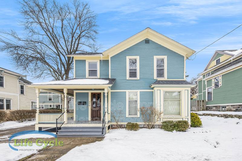 Apartment for rent at 310 Union Ave SE #1, Grand Rapids, MI 49503