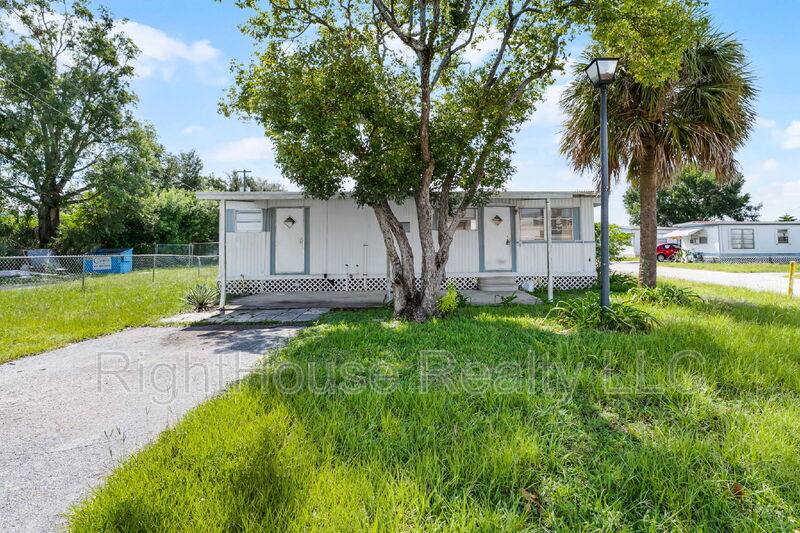 House for rent at 2854 Lake Alfred Rd #2, Winter Haven, FL 33881