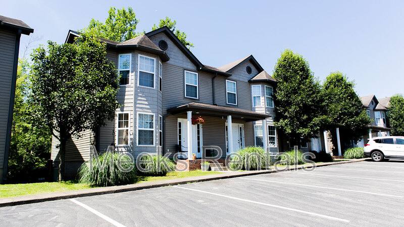 Townhouse for rent at 431 Mill Rd, Hurricane, WV 25526