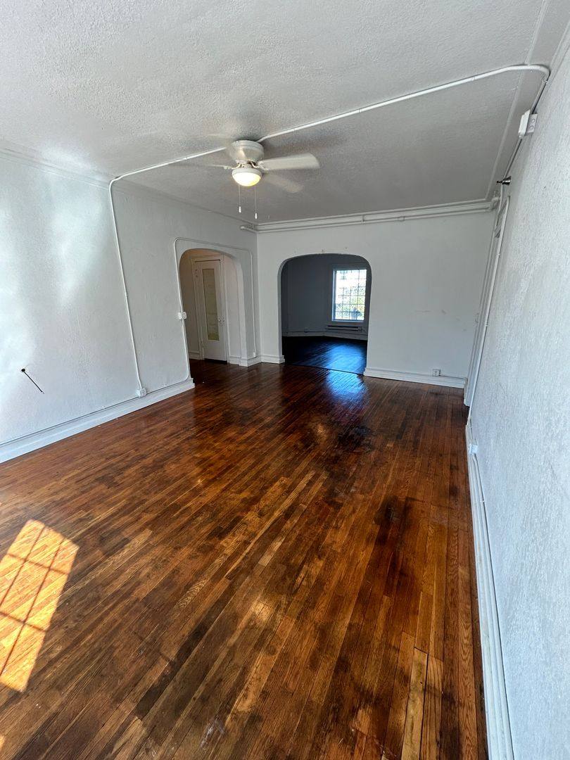 Apartment for rent at 505 Wellington St, Waterloo, IA 50701