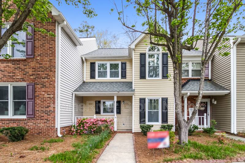 Townhouse for rent at 37 Cedar Knoll Dr, Greensboro, NC 27407