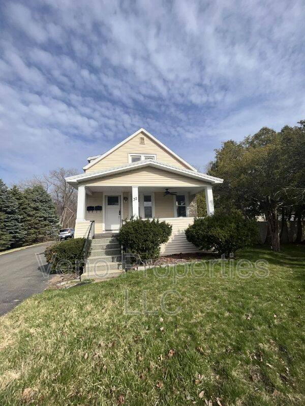 Apartment for rent at 32 Russell Rd #1B, Albany, NY 12203