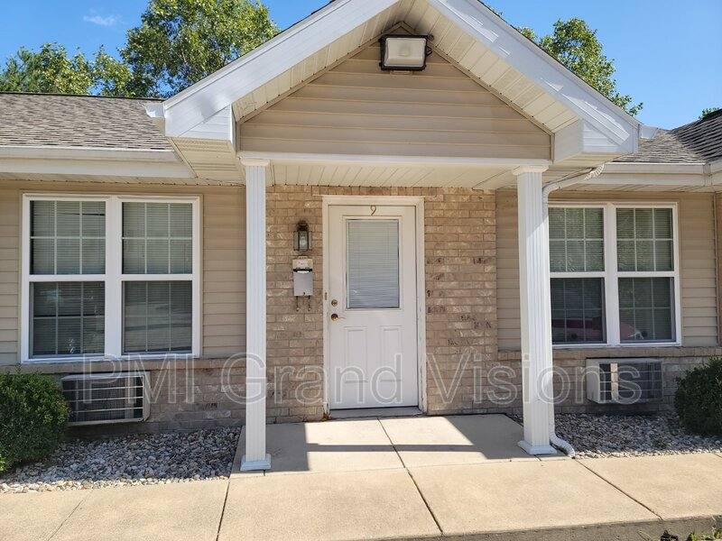 Apartment for rent at 1308 Arthur Ave #9, Charleston, IL 61920