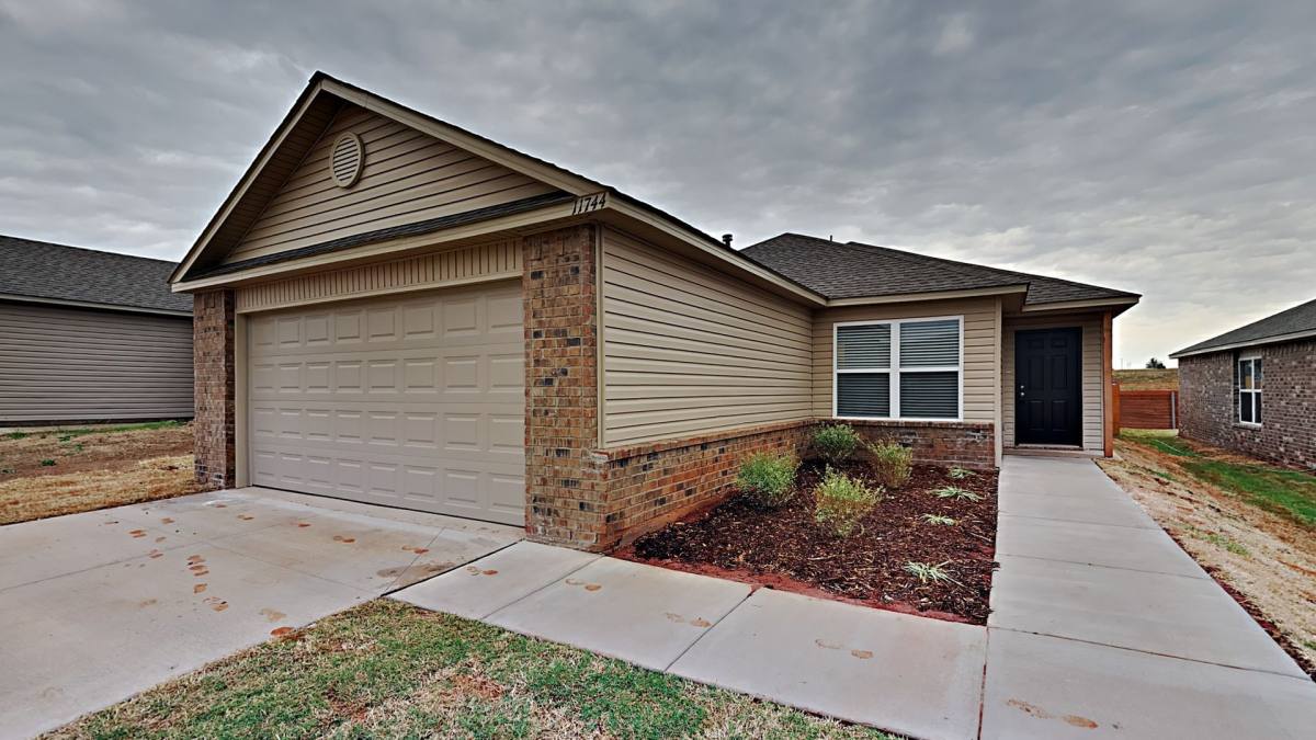 House for rent at 11744 NW 99th Terrace, Yukon, OK 73099