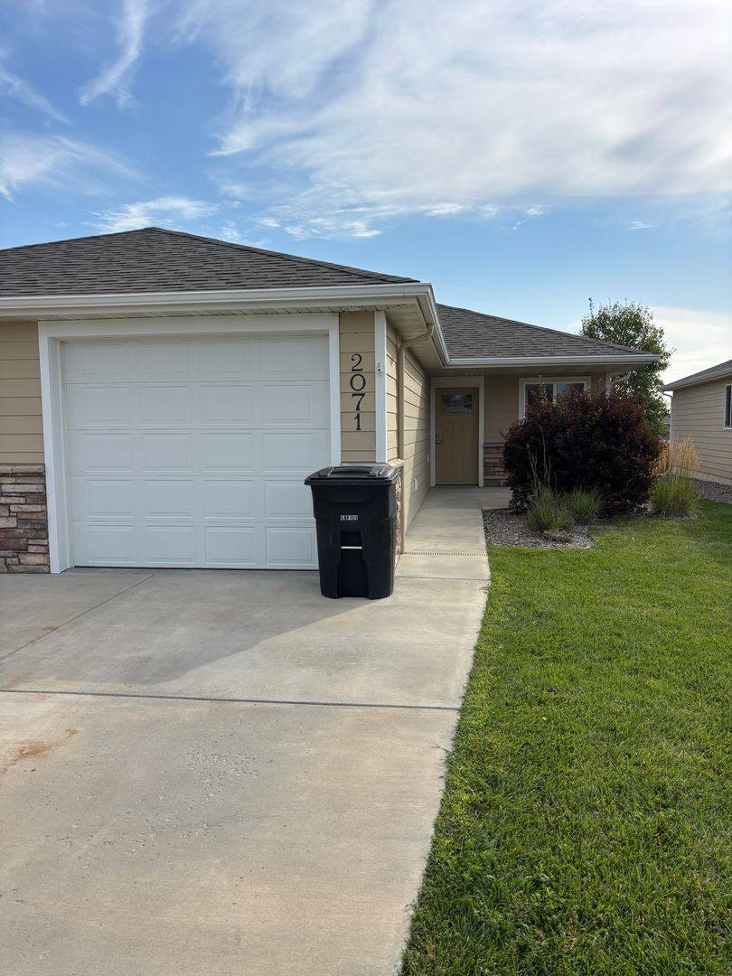 Apartment for rent at 2071-2077 Lake Hills, Billings, MT 59105
