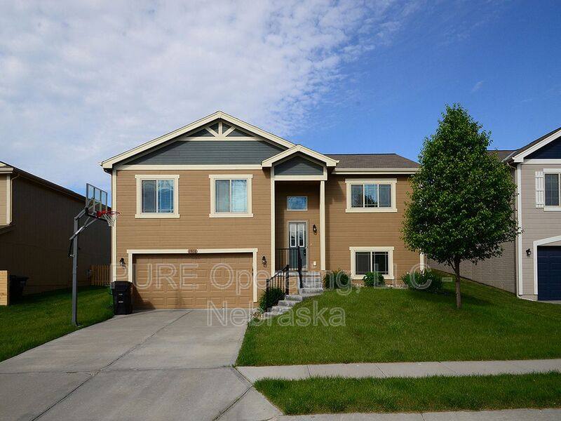 House for rent at 7918 S 190th Ave, Omaha, NE 68136