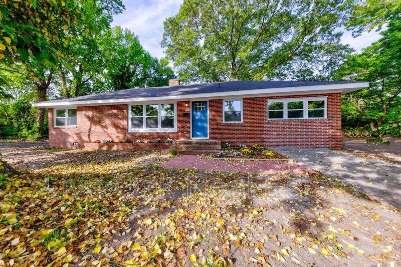 House for rent at 1557 N Great Neck Rd, Virginia Beach, VA 23454