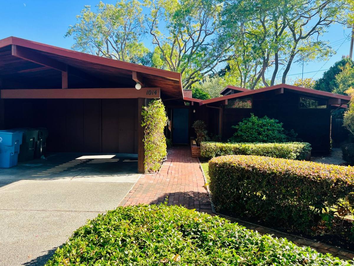 House for rent at 1014 Moffett Circle, Palo Alto, CA 94303