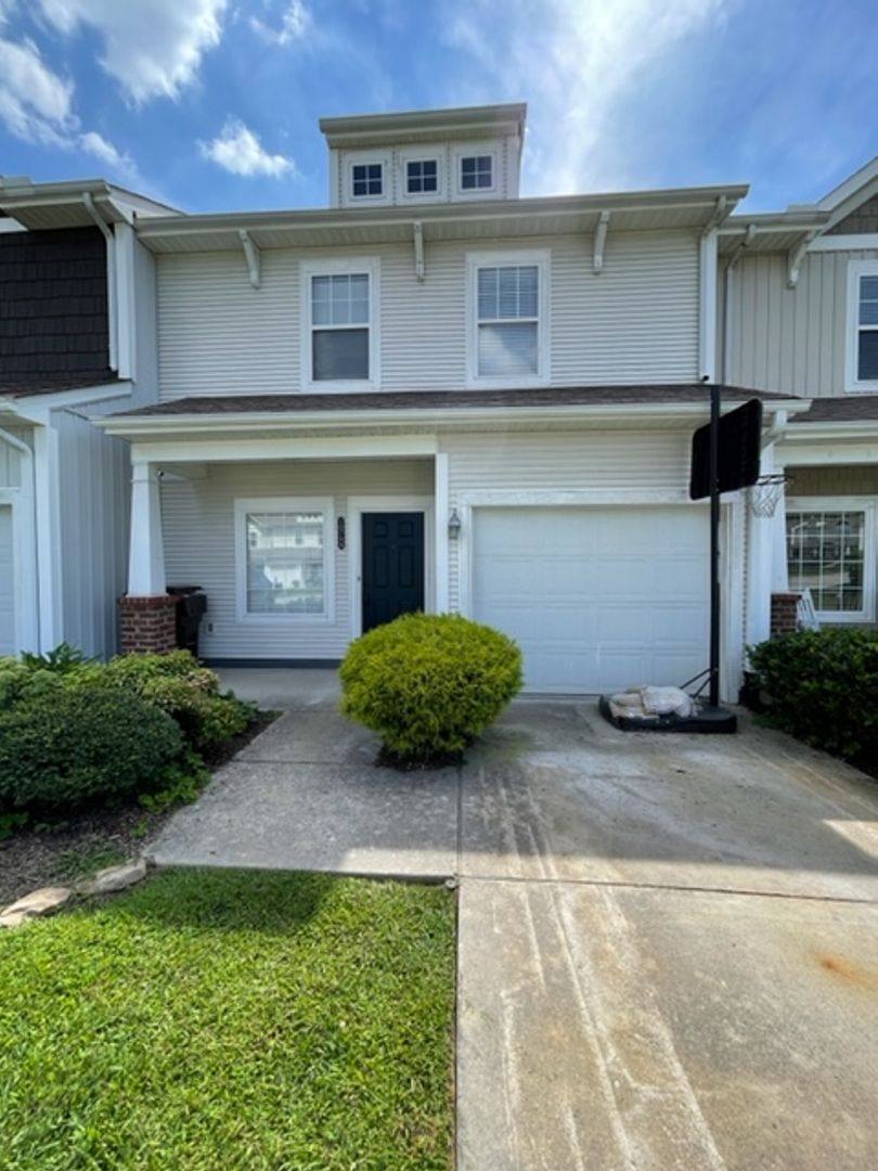 Townhouse for rent at 10766 Carpenter Run Lane, Knoxville, TN 37932