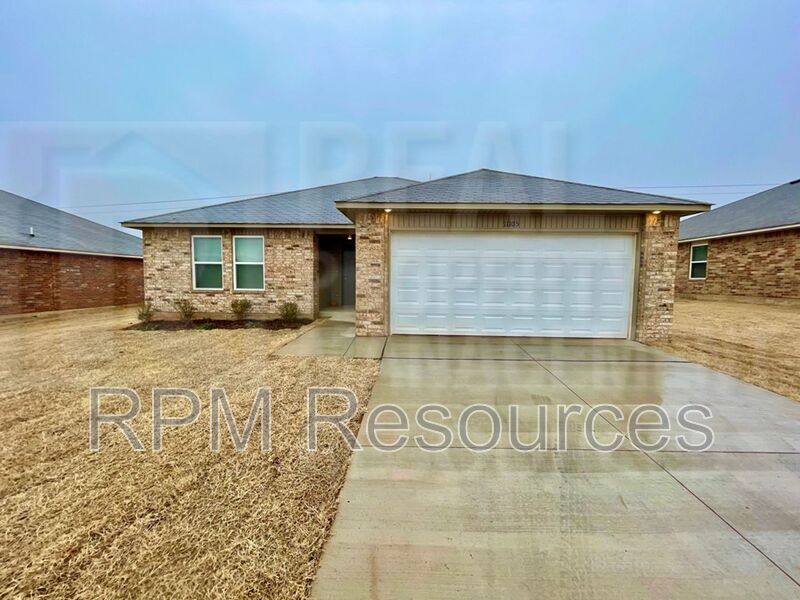 House for rent at 11105 NW 100th St, Yukon, OK 73099