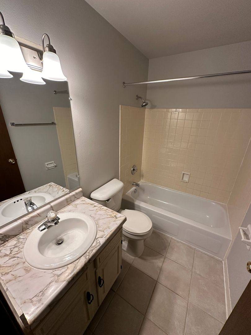 Apartment for rent at 4300 - 4340 S Nicholson Ave, Saint Francis, WI 53235