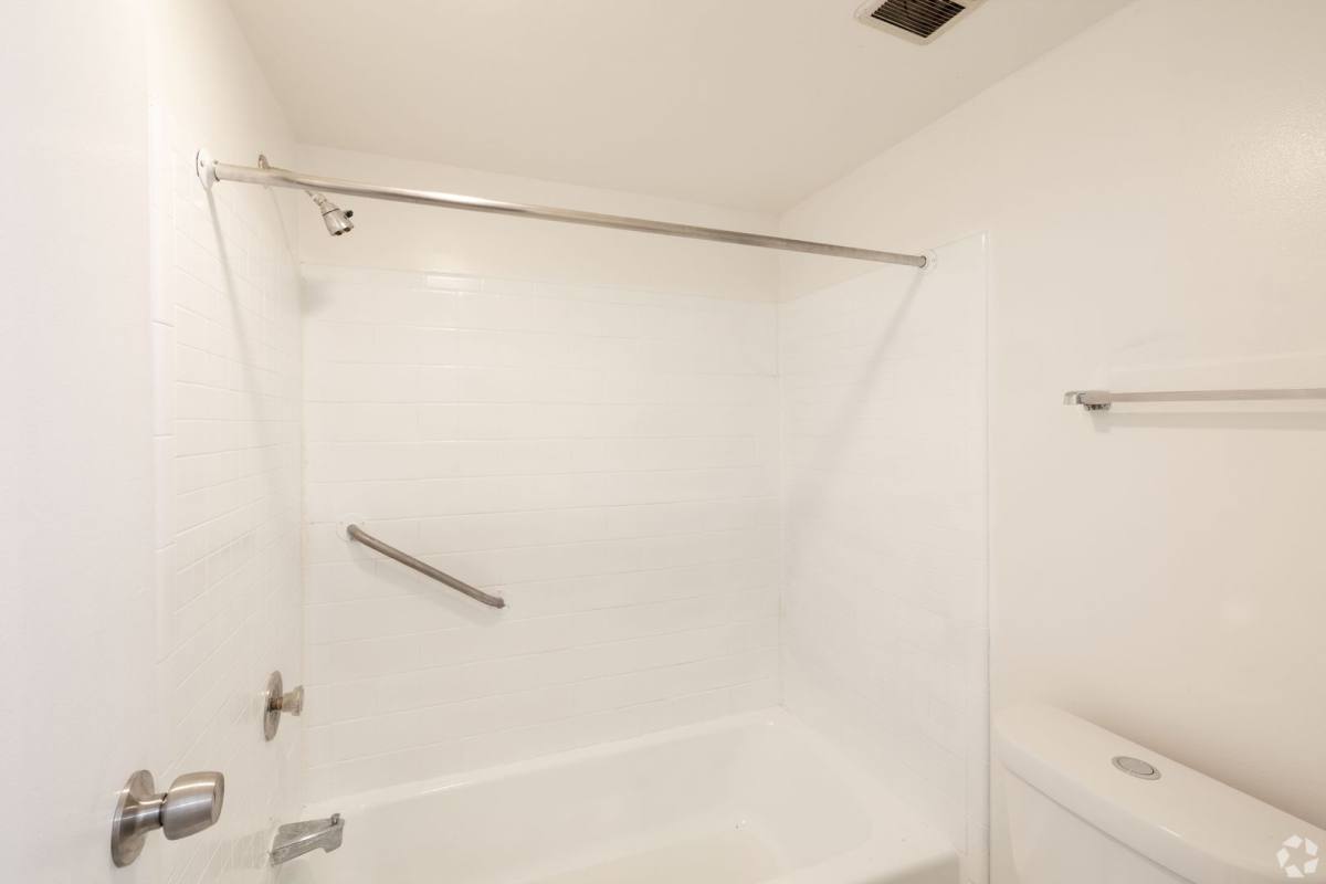 Apartment for rent at 587 Broadway, Albany, NY 12204