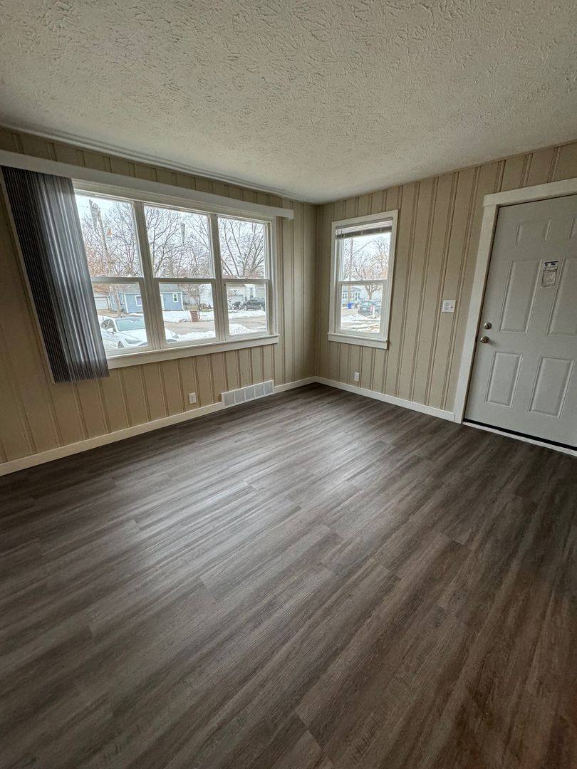 Apartment for rent at 2905 Collins St, Rockford, IL 61109