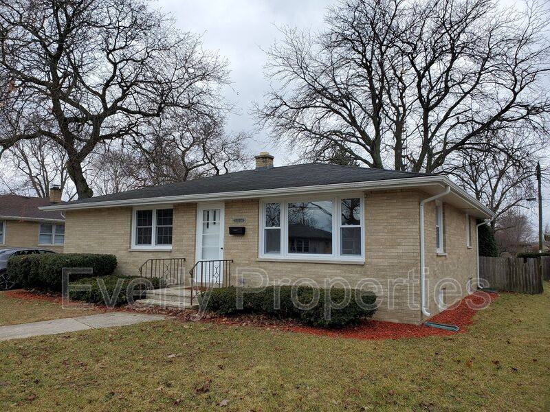 House for rent at 3216 24th Ave, Kenosha, WI 53140