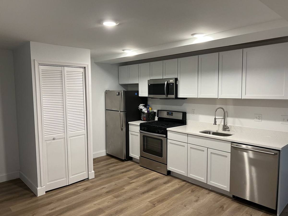 Apartment for rent at 1023 14th St SE, Washington, DC 20003