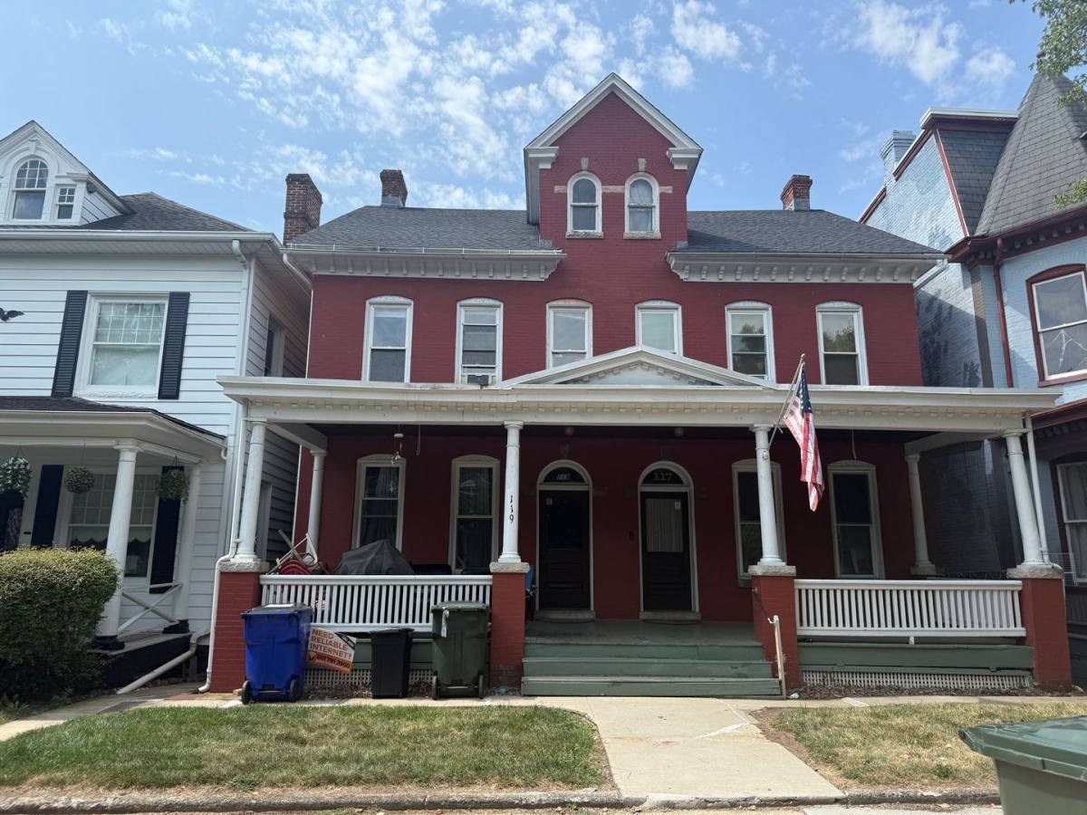 Apartment for rent at 117-119 Broadway Ave, Hagerstown, MD 21740