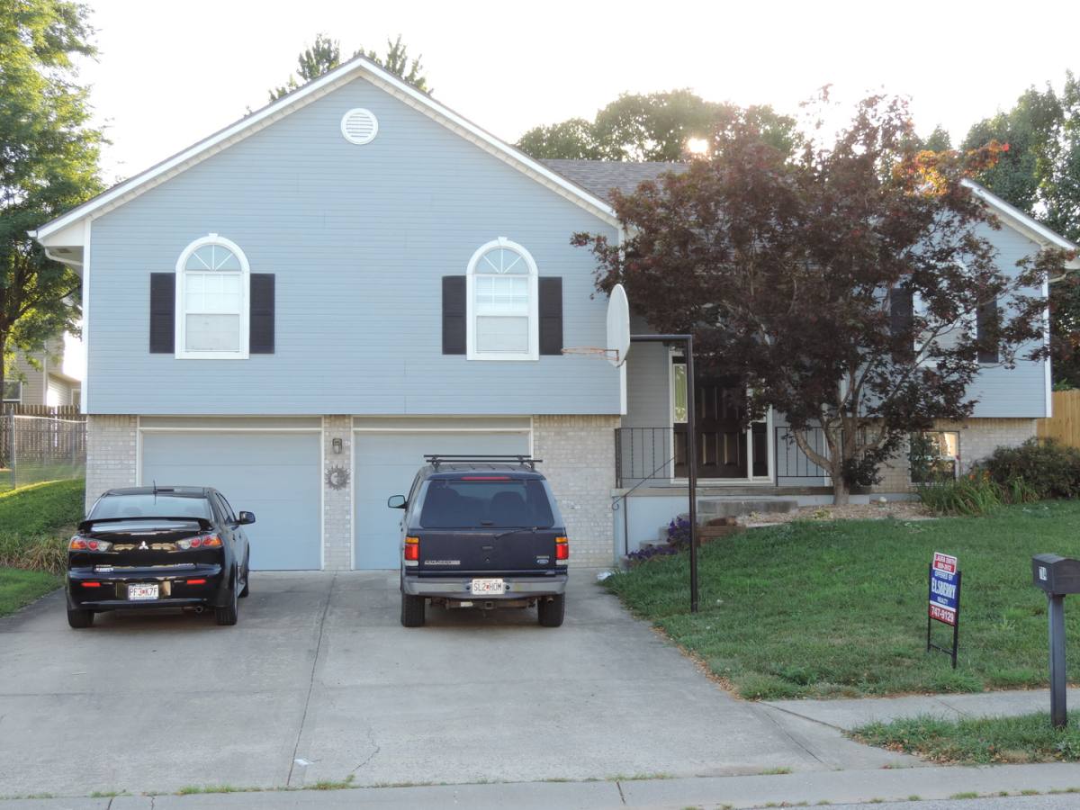 House for rent at 704 Brookside Dr, Warrensburg, MO 64093