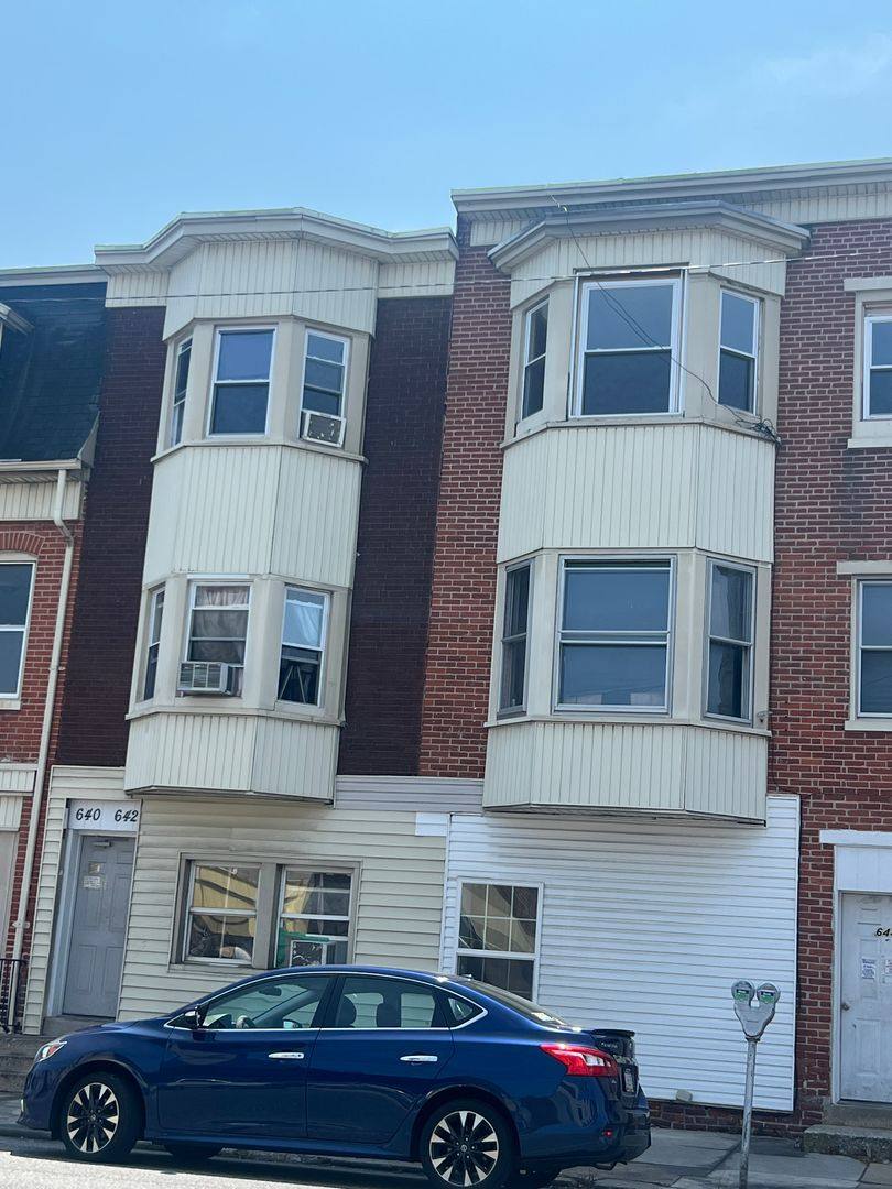 Apartment for rent at 640 W Market St, York, PA 17401