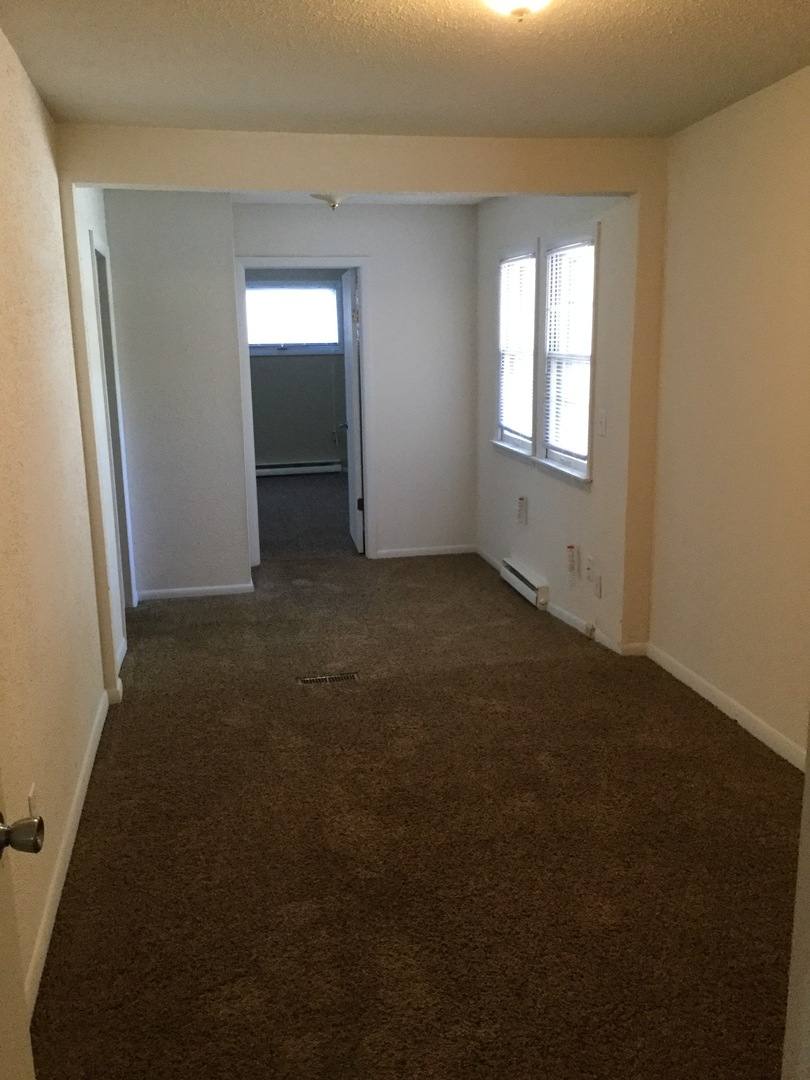 Apartment for rent at 1308 1310 J Ave NE, Cedar Rapids, IA 52402