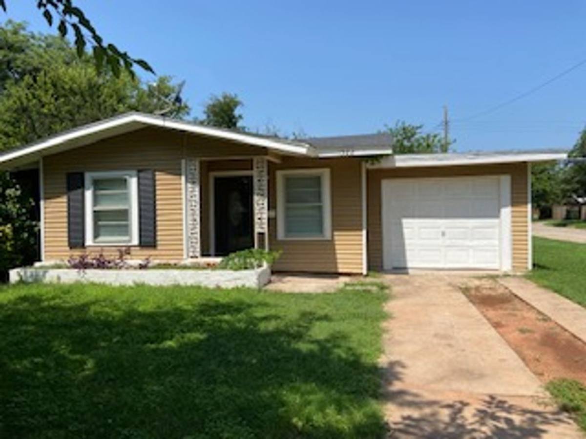 1322 Buccaneer Dr, Abilene, TX 79605