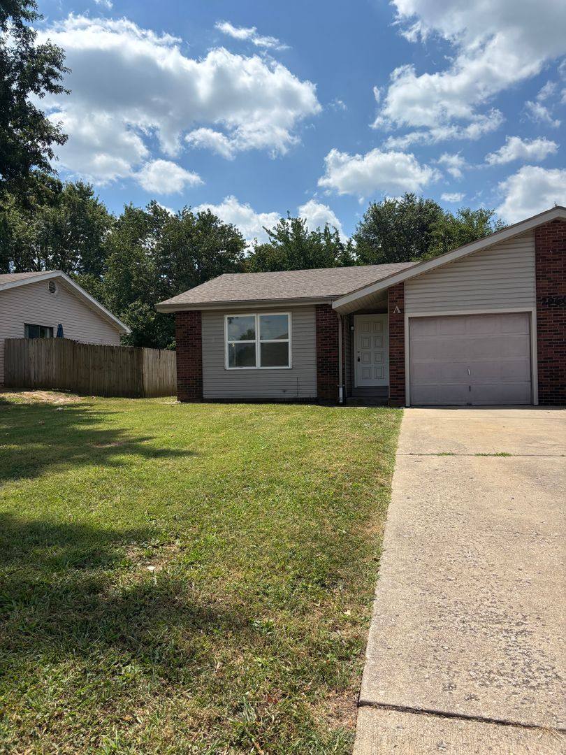 House for rent at 2960 W Roxbury A, Springfield, MO 65807