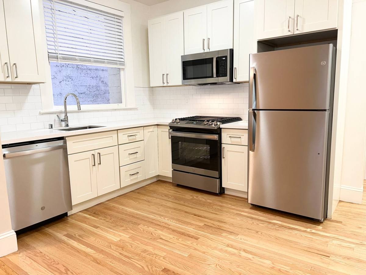 Apartment for rent at 1035 Bush St, San Francisco, CA 94109