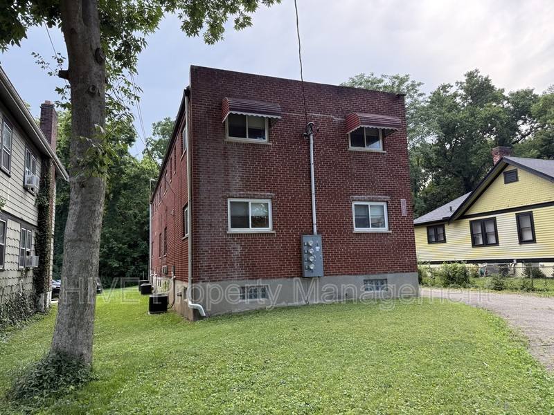 Apartment for rent at 5425 Stewart Ave #1, Cincinnati, OH 45227