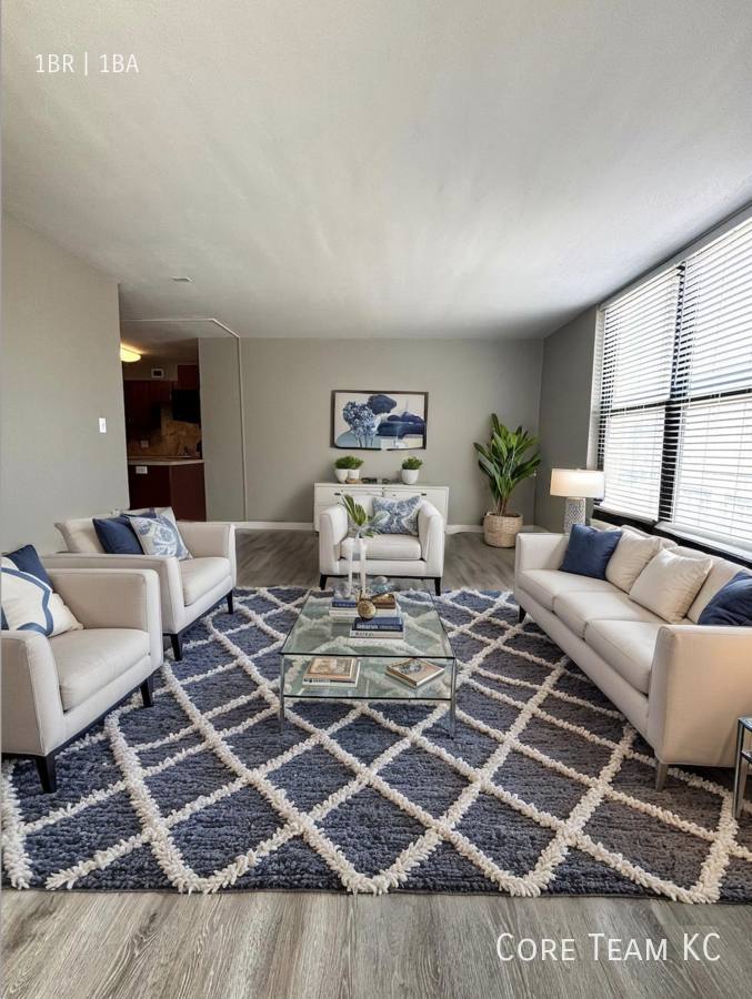 Apartment for rent at 722 Walnut St, Kansas City, MO 64106