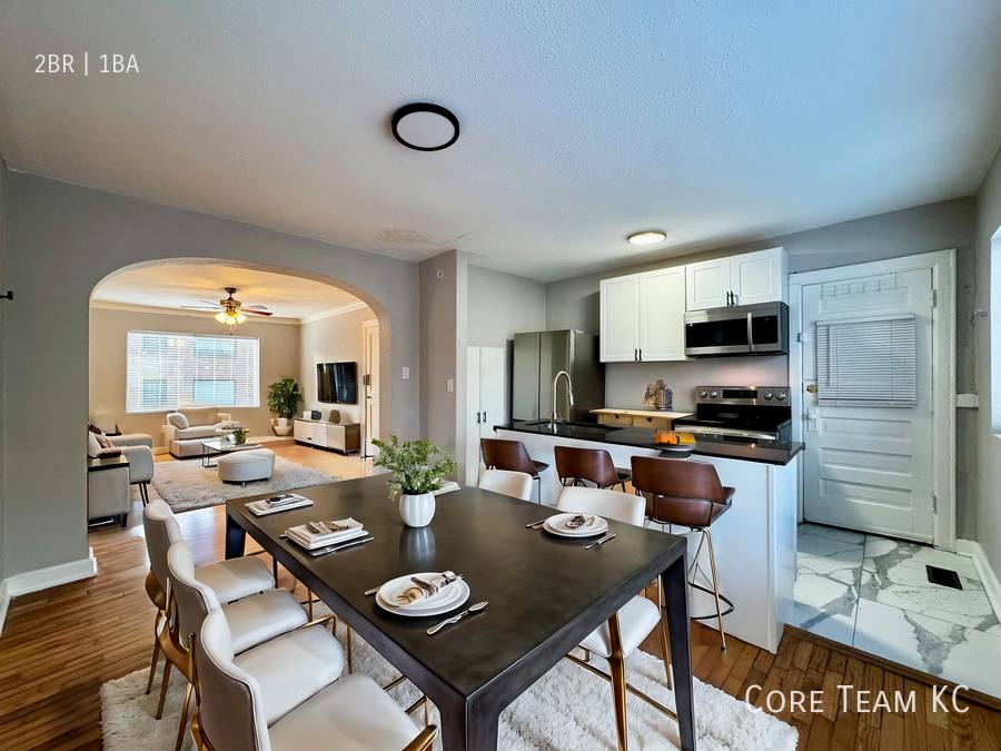 Apartment for rent at 1107 W 45th St, Kansas City, MO 64111