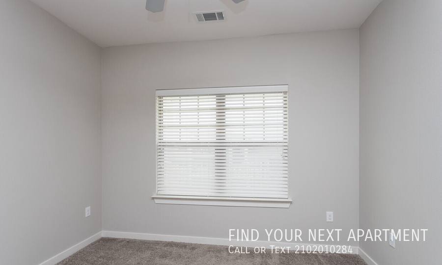 211 S W End Ave, New Braunfels, TX 78130