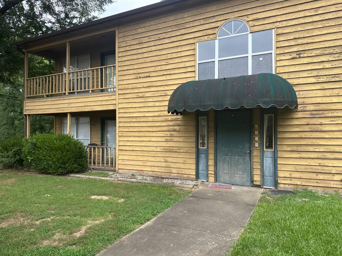 Apartment for rent at 2401-2415 W C St, Russellville, AR 72801
