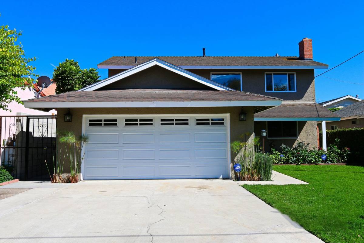 House for rent at 12024 Alberta Dr, Culver City, CA 90230
