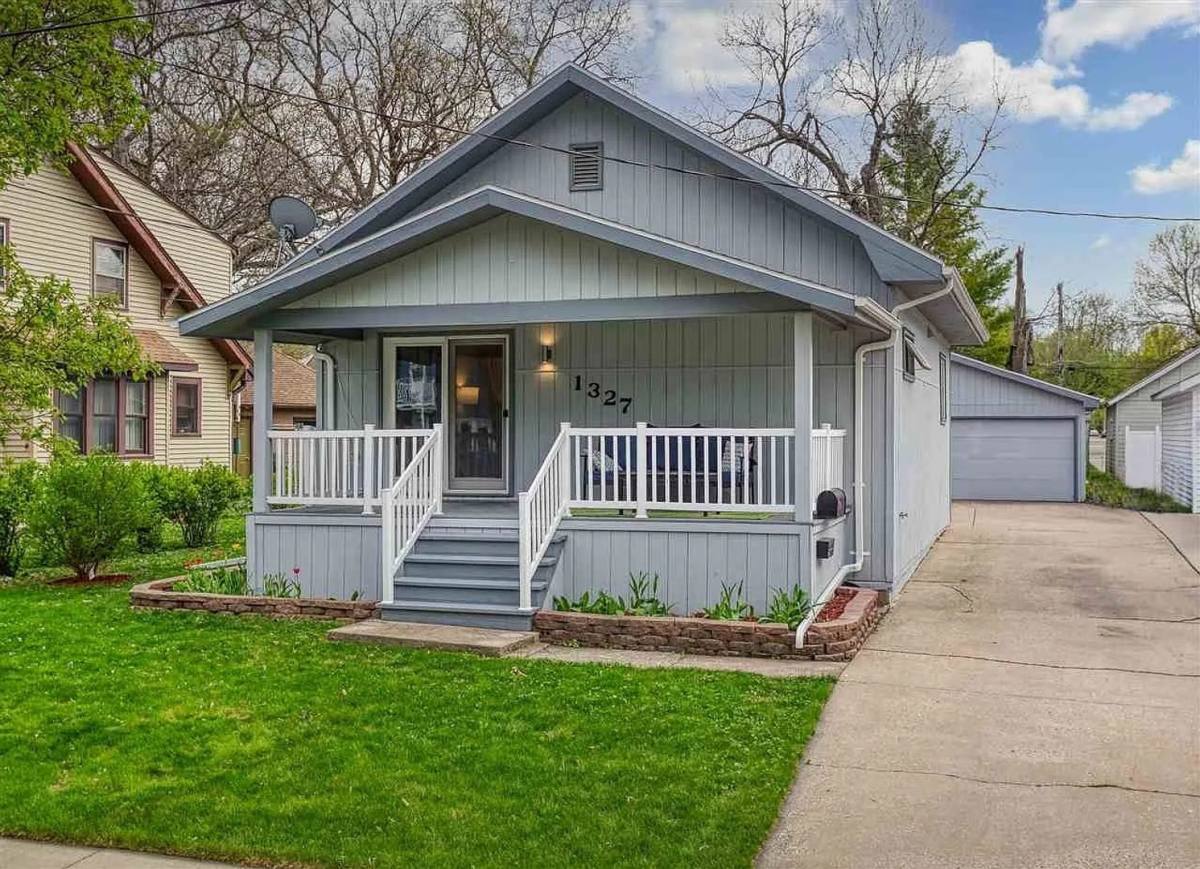 House for rent at 1327 W Rogers St, Appleton, WI 54914