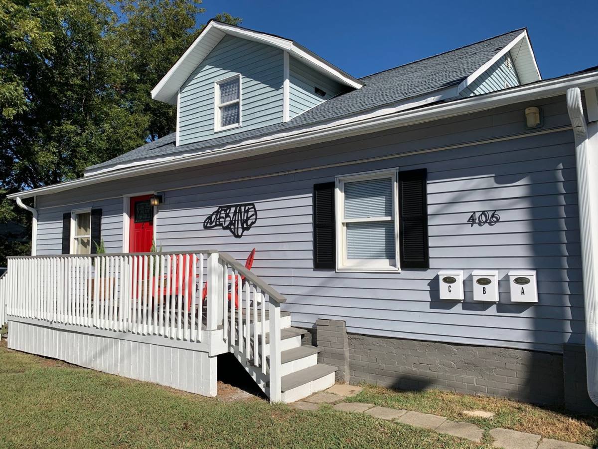 Apartment for rent at 406 W Clay St, Mebane, NC 27302