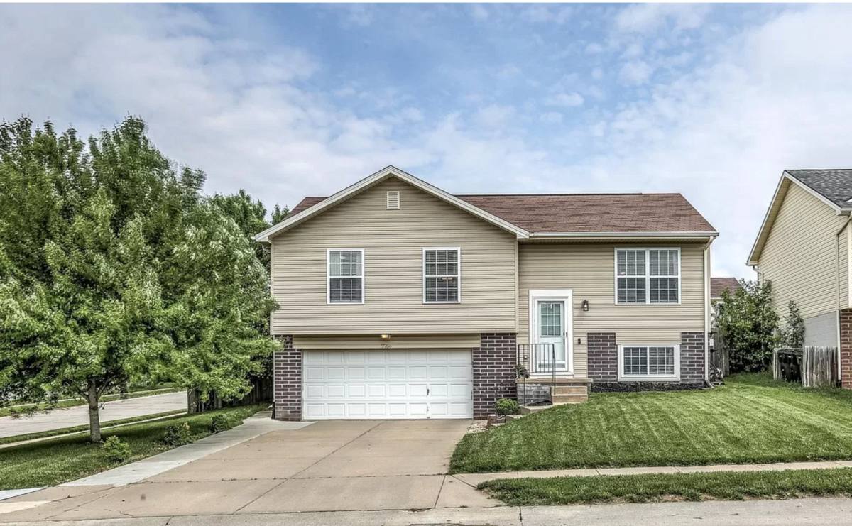 House for rent at 17766 Lillian St, Omaha, NE 68136