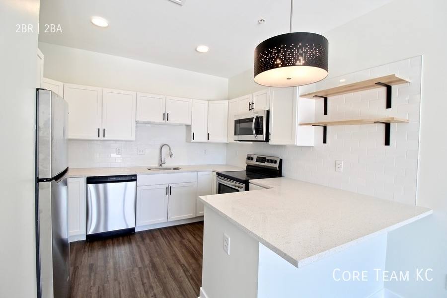Apartment for rent at 222 W 75th St, Kansas City, MO 64114